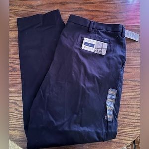 NWT Dockers pleated black Khaki pants